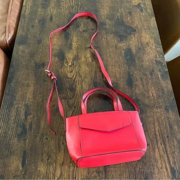 Target Red Cross body purse - Picture 3 of 12